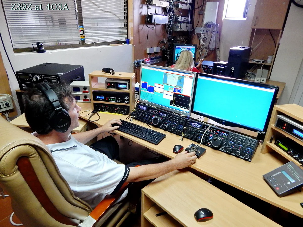 Z39Z operating at 4O3A contest station